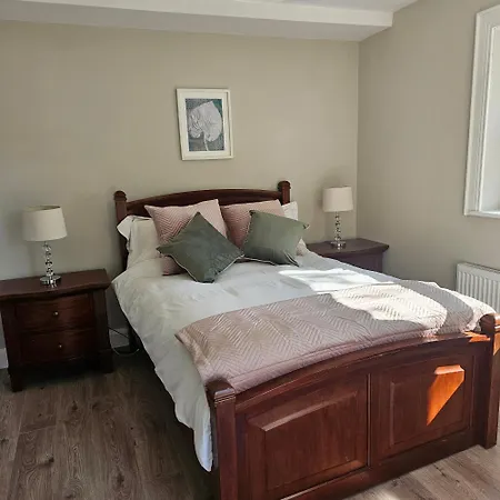 The Greenmount בית הארחה