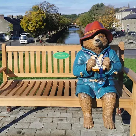 The Greenmount בית הארחה